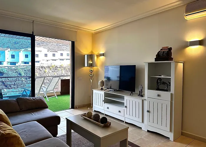 Cliffside * Puerto de Santiago (Tenerife)